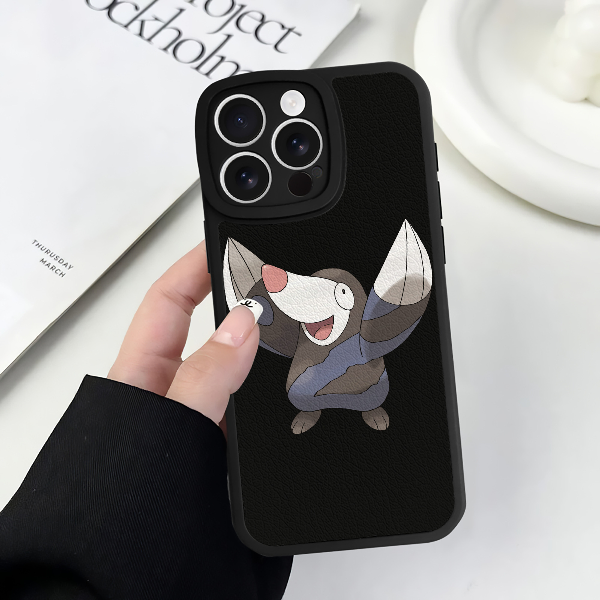 （画像用） ポケットモンスター Pokémon 【iPhone 16シリーズ対応】シリコンスマホケース（レザー調） 材質：シリコン